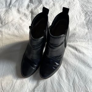 Michal Kors Leather Boots